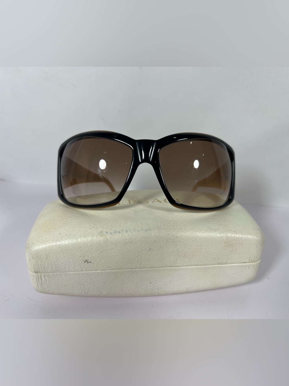 5033: Versace 4069-B Oversized Shield Sunglasses Black Ivory Italy